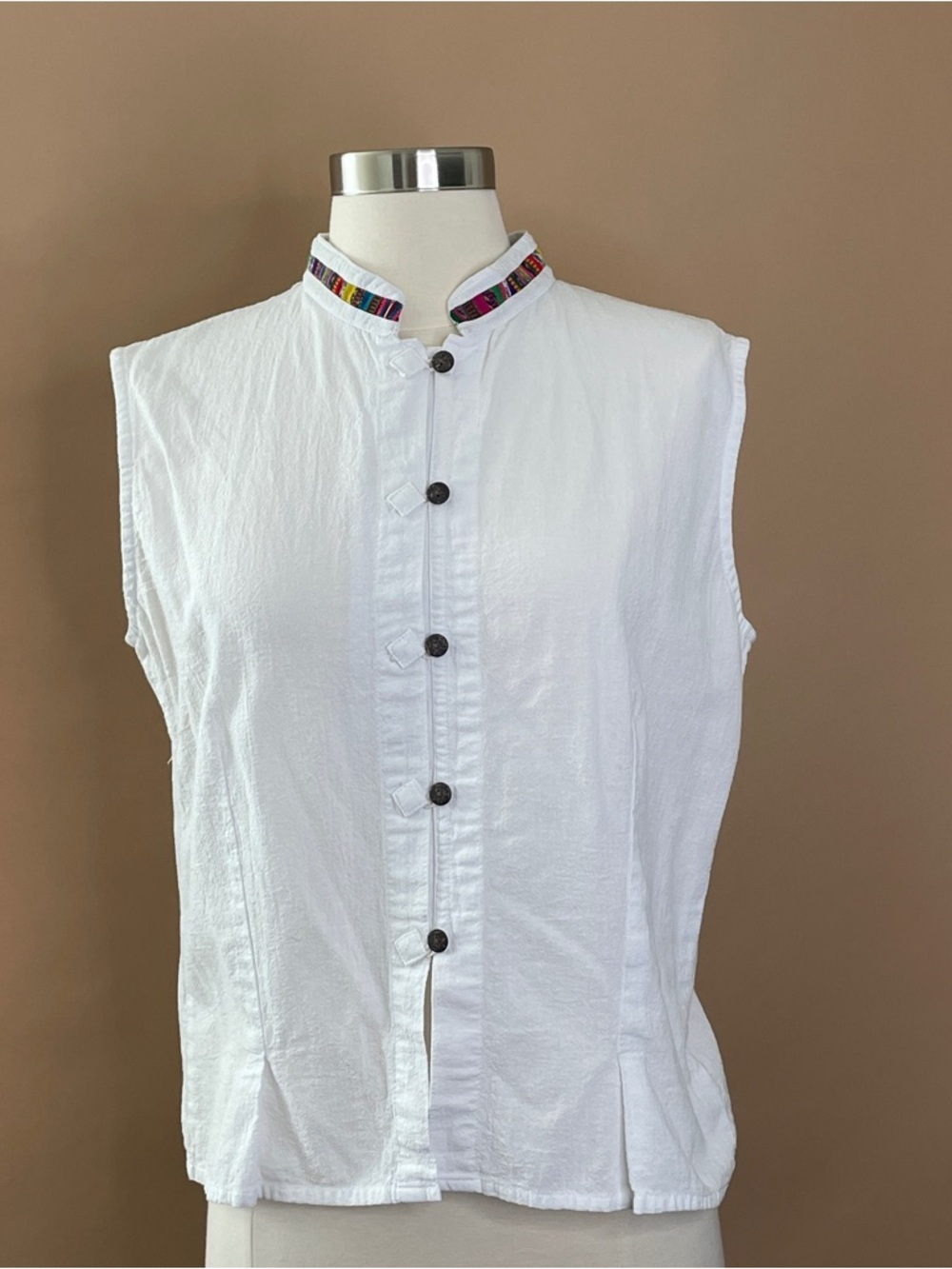 Handmade Guatemalan White Cotton Top Embroidered Collar Sleeveless L